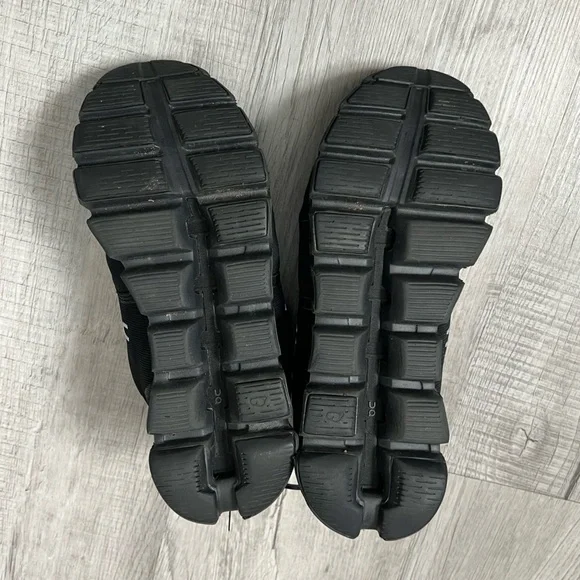 ON RUNNING ON CLOUD 6 Jet Black Performance Sneakers Size 8 - Picture 14 of 16
